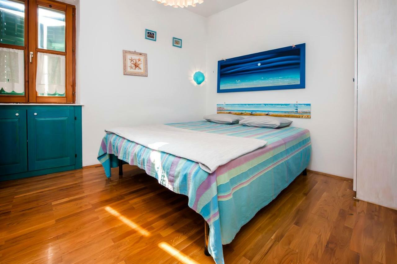 Riva Blu Sea View Apartment Ровінь Екстер'єр фото